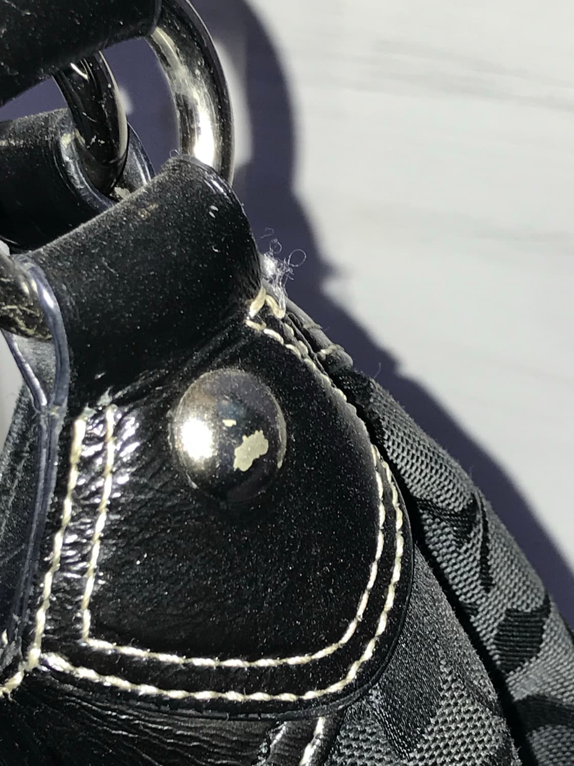 코치 빈티지 버클 숄더백 네이비 색상 상품이미지6