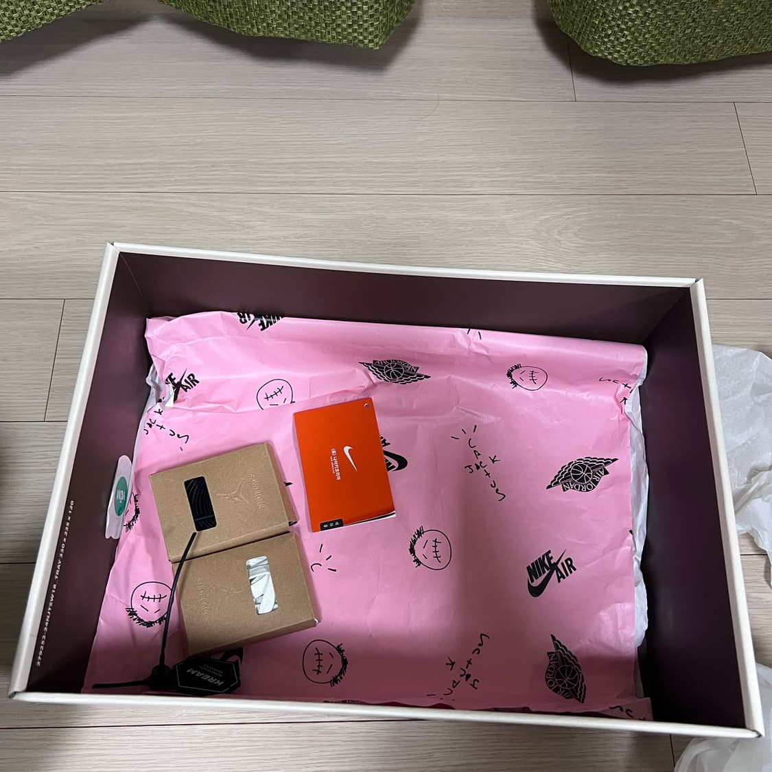 조던 1 x 트래비스 스캇 레트로 로우 OG SP 리버스 올리브 상품이미지5