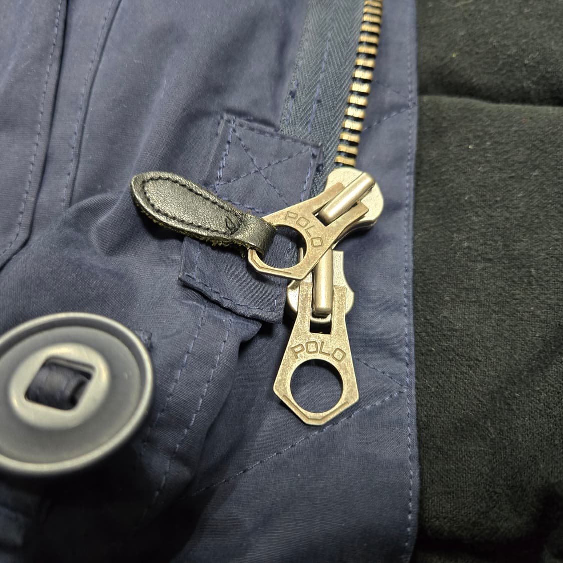 M 폴로랄프로렌 N3B 코요테퍼 오리털 다운자켓 네이비 상품이미지4