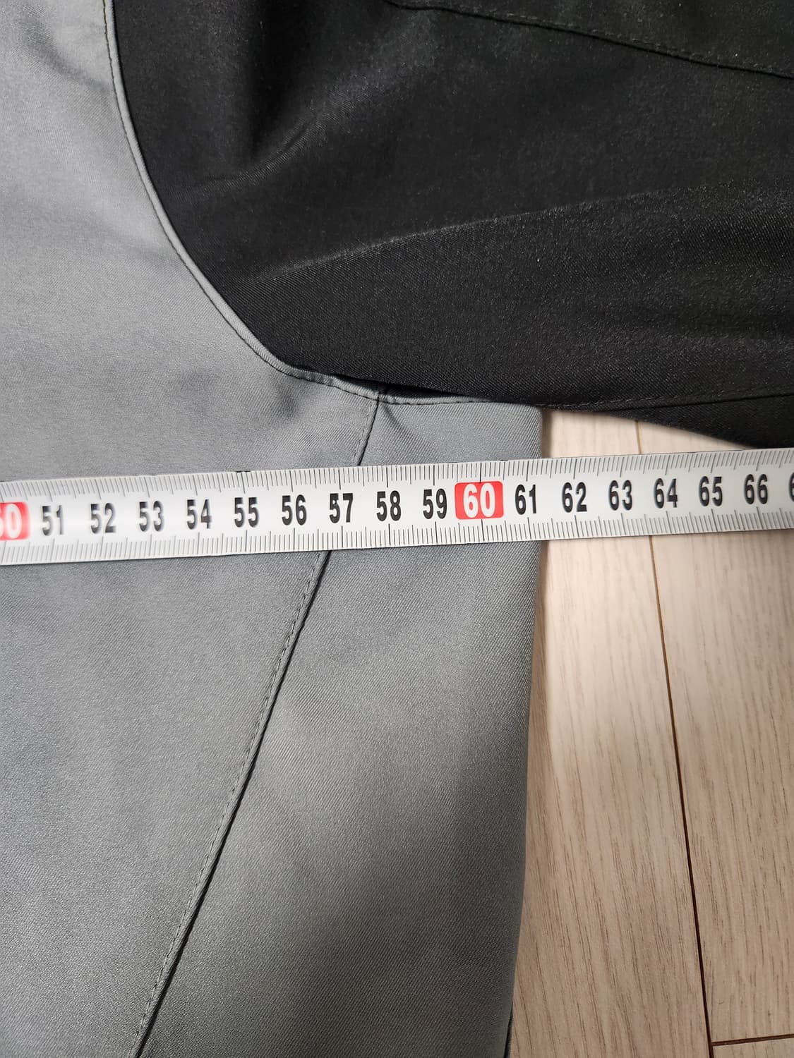 나이키 드라이핏 바람막이 집업 자켓 사이즈110 xxl

왼쪽 주머니 안 상품이미지2