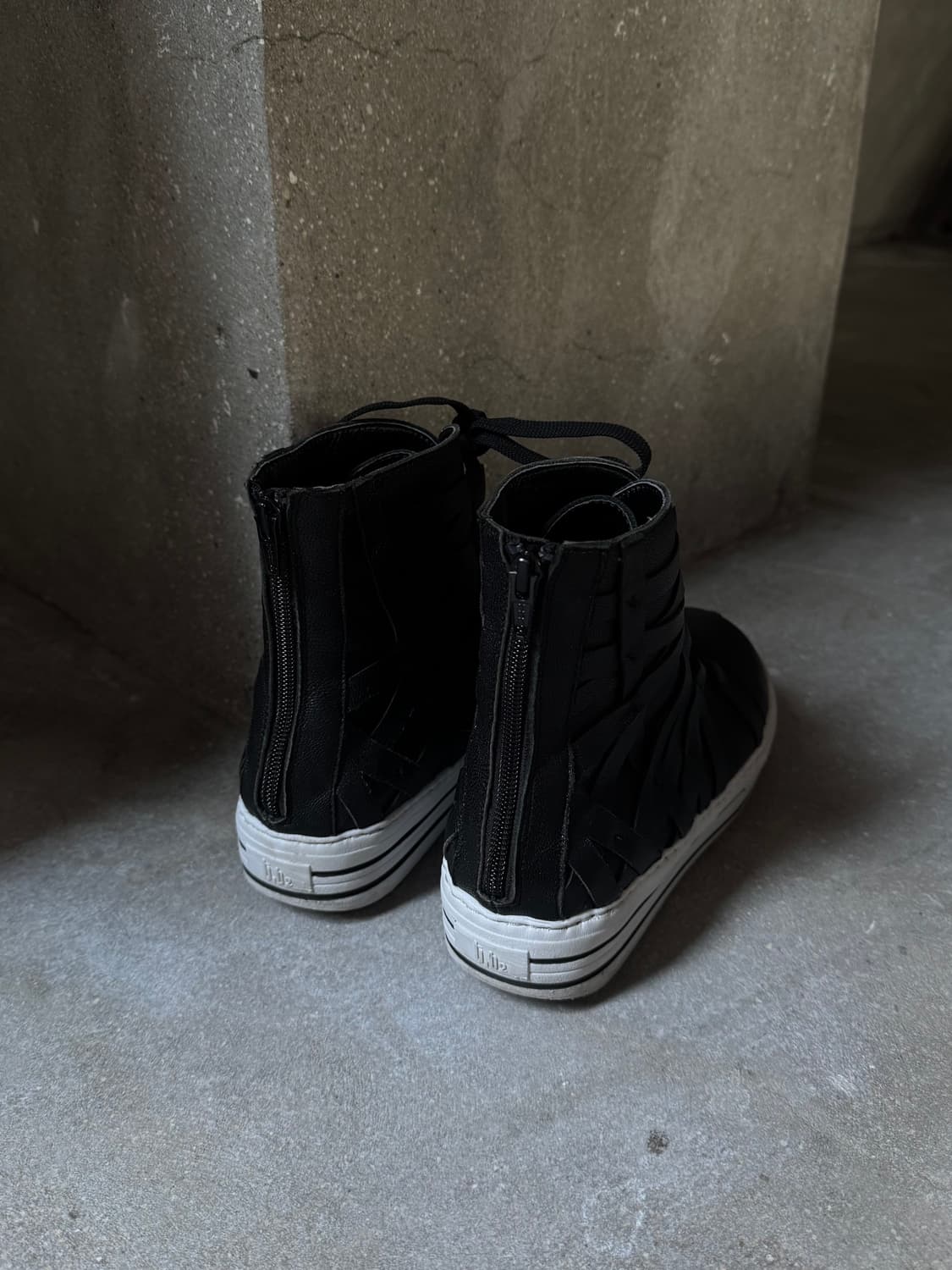 detail sneakers 상품이미지4