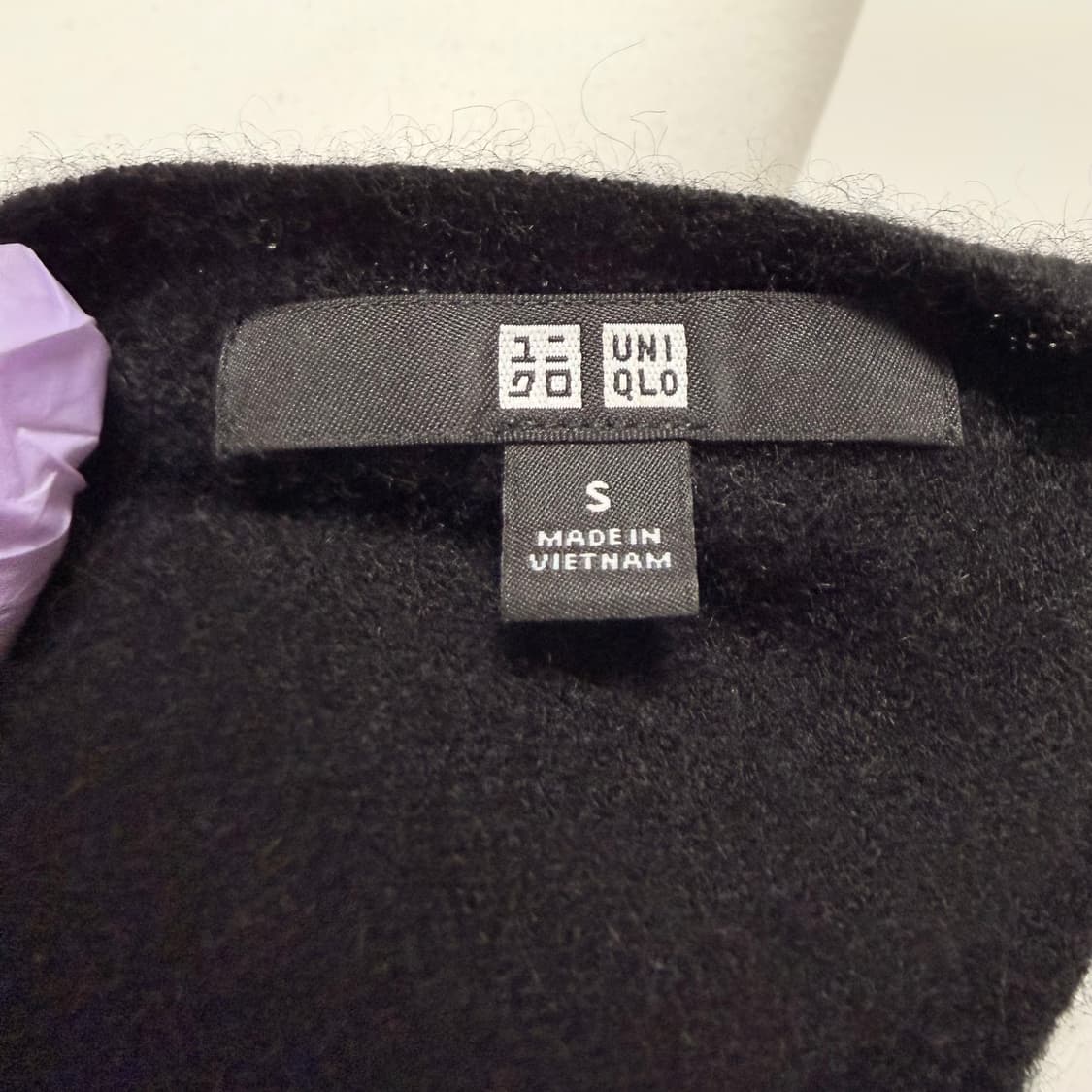 [캐시미어 100%] 유니클로 블랙 브이넥 니트 S 상품이미지4