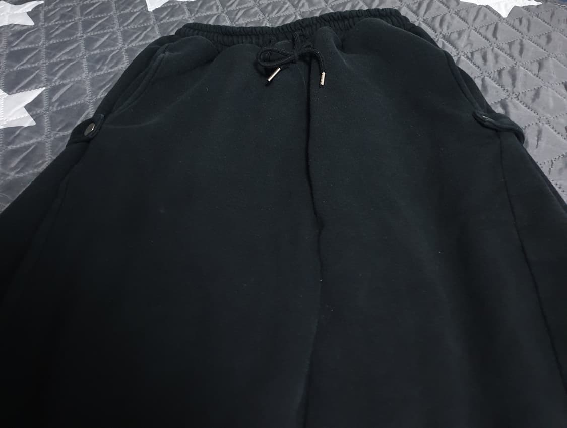 URBAN 기모 사이드버튼 커브드 크롭 와이드 스웻 팬츠 블랙 (F) 상품이미지2