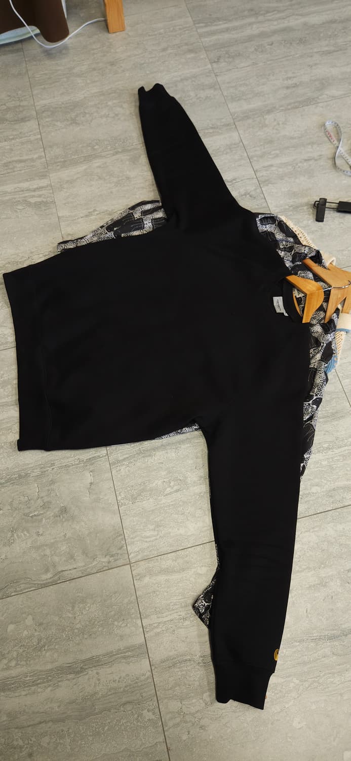 칼하트 블랙 맨투맨 XL 상품이미지2