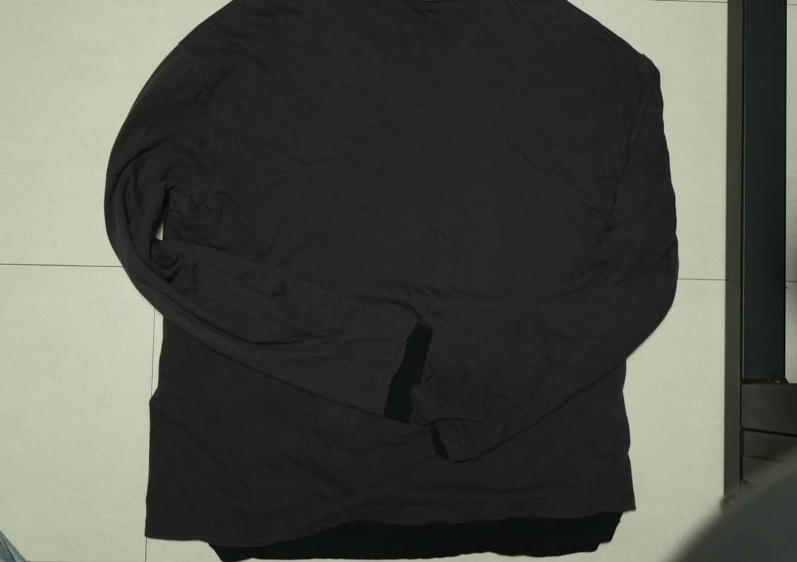 해칭룸 Two Face Tee chacoal/black 상품이미지2