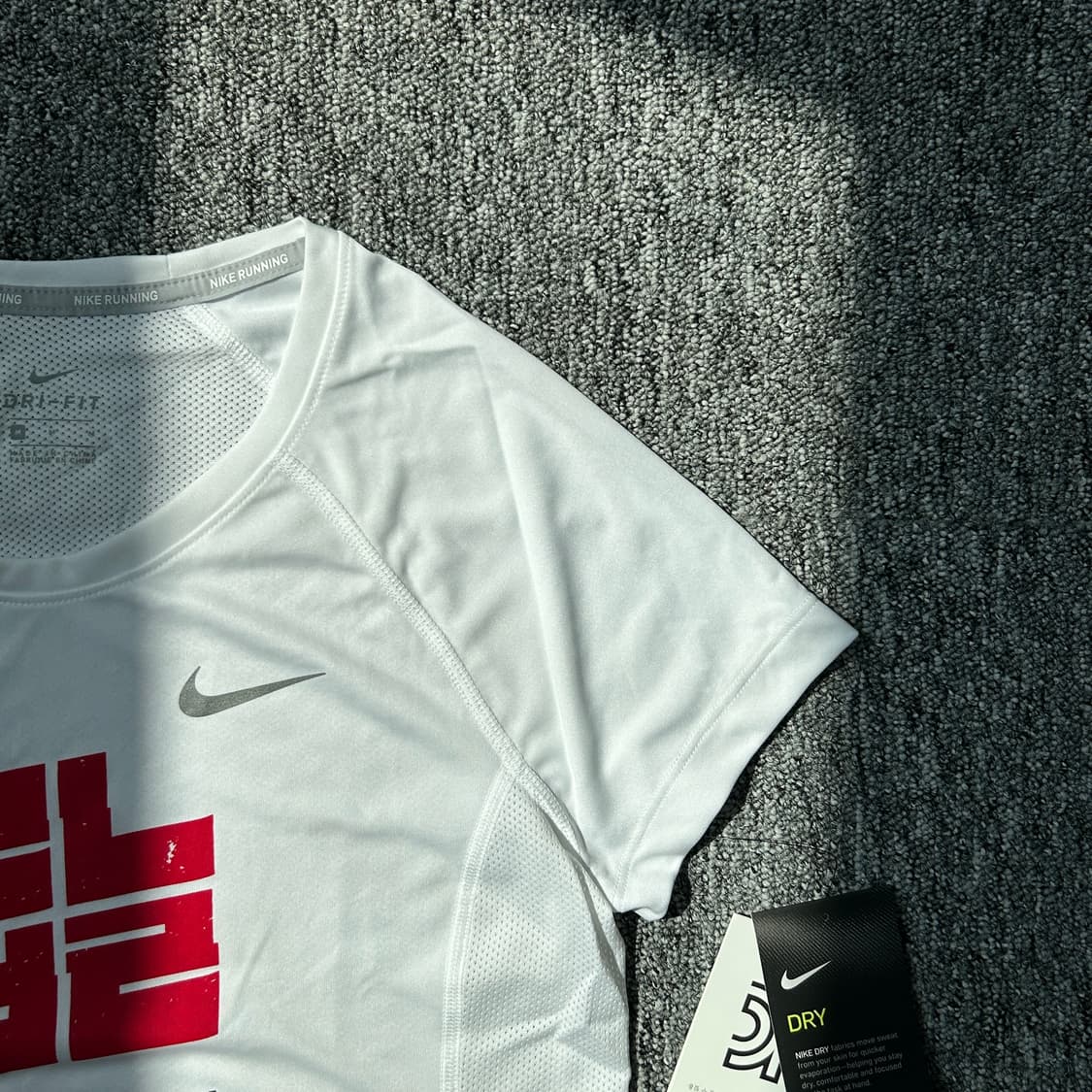 나이키 2017 하프마라톤 반팔티셔츠 상품이미지2