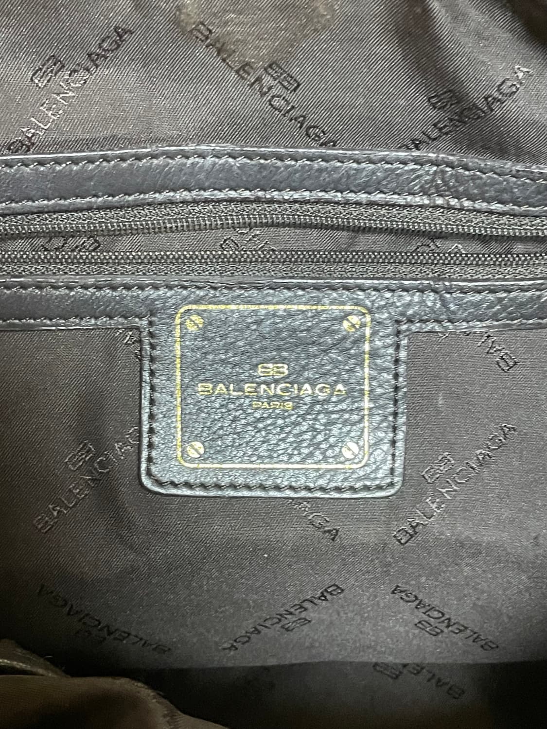 발렌시아가 테슬 레더 숄더백 상품이미지5