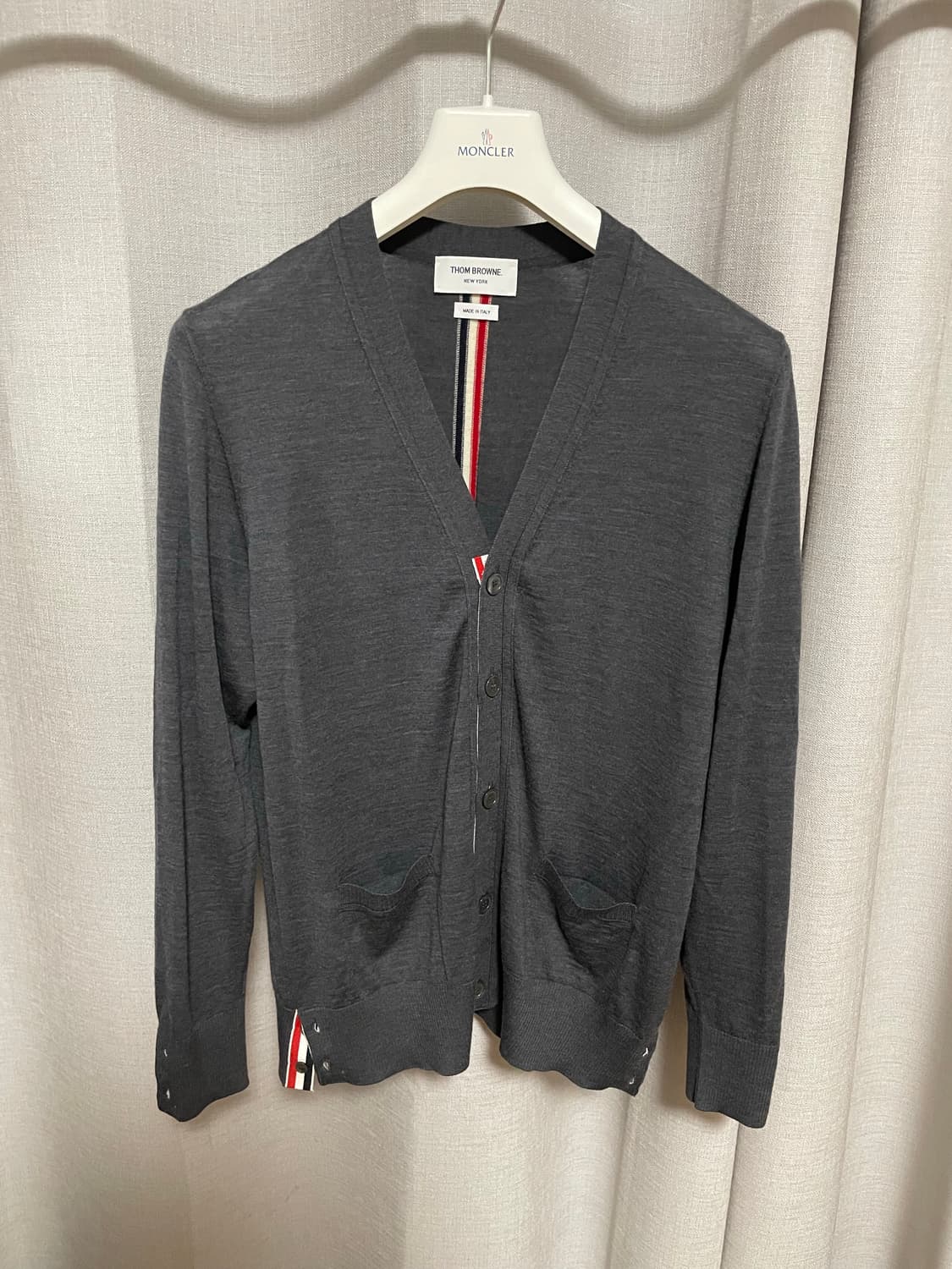 [정품] 톰브라운 백삼선 메리노울 가디건 2사이즈 상품이미지1