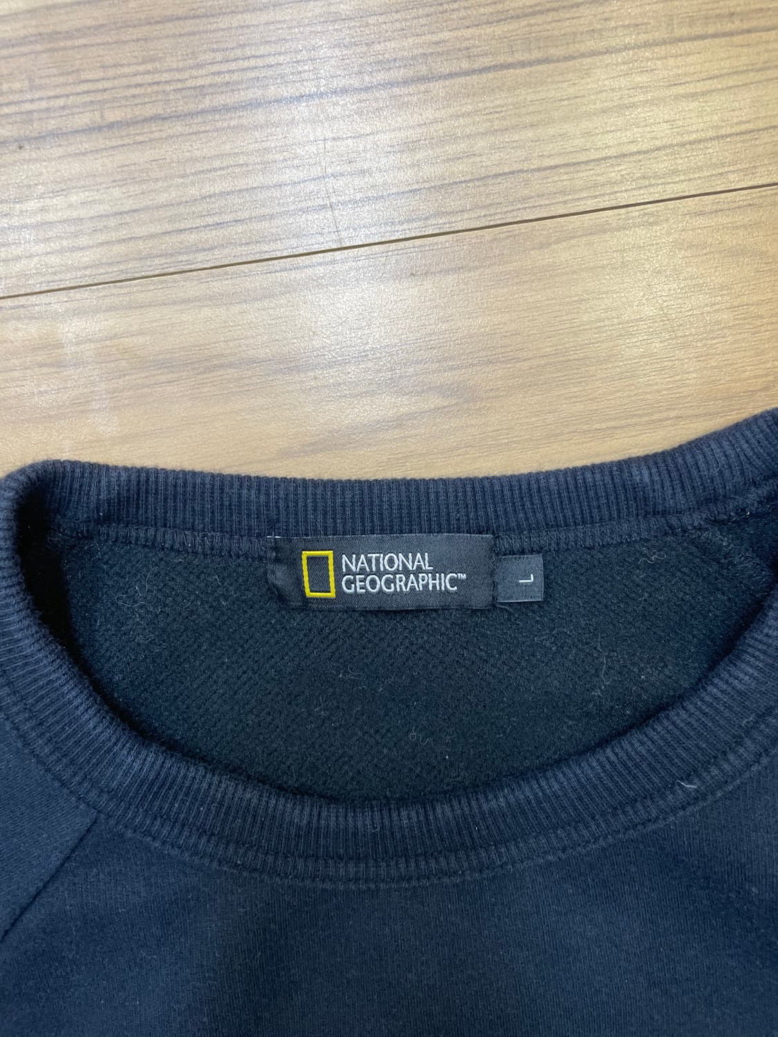 내셔널지오그래픽 검정색 맨투맨 L사이즈 판매합니다. 면과 폴리에스터 혼방 상품이미지4