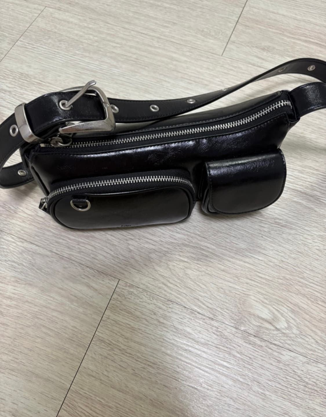 파인드카푸어 벨티 포켓백25 블랙 상품이미지1