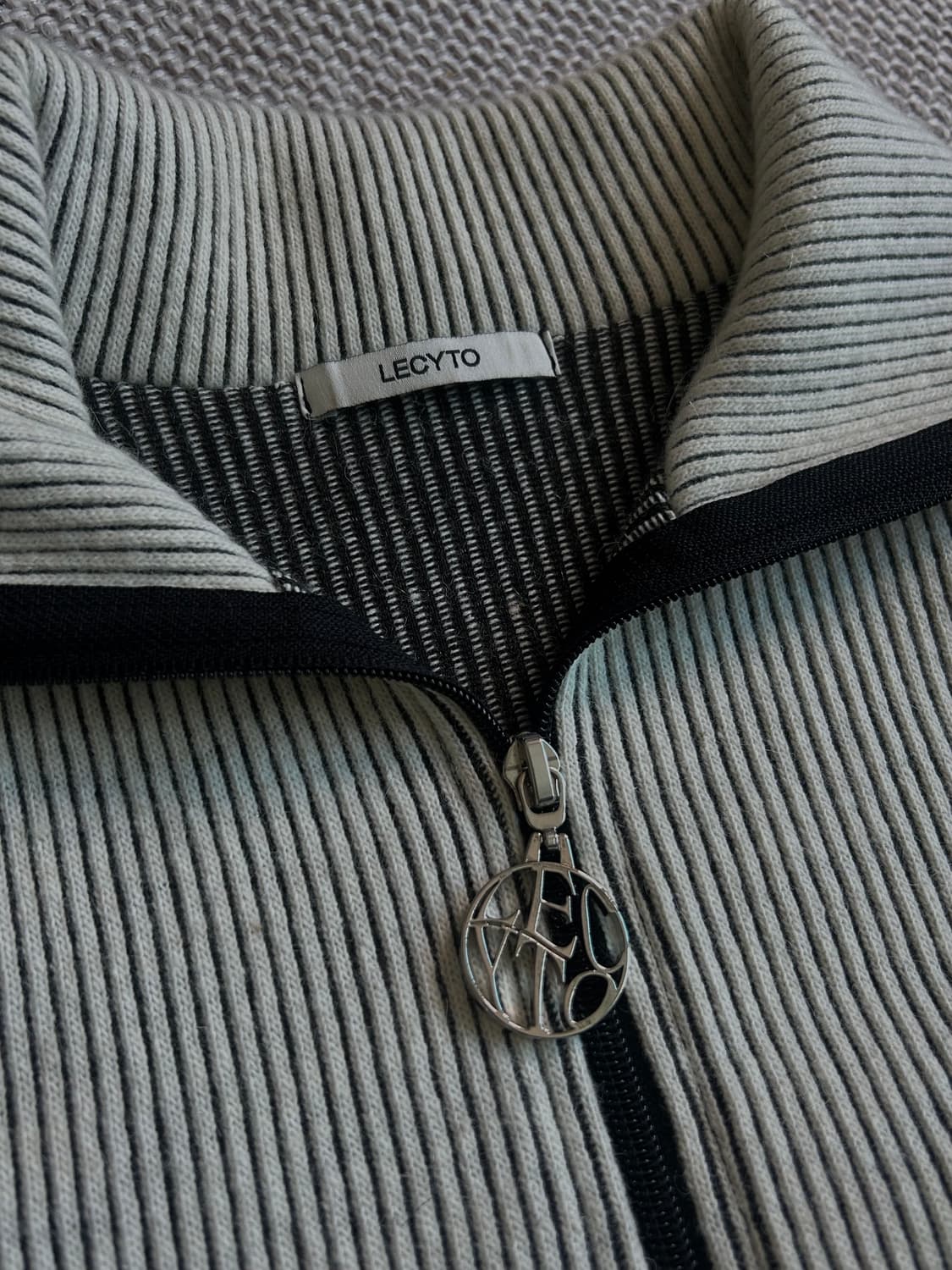 레씨토 Destroyed Lip Knit Zip-Up 상품이미지2