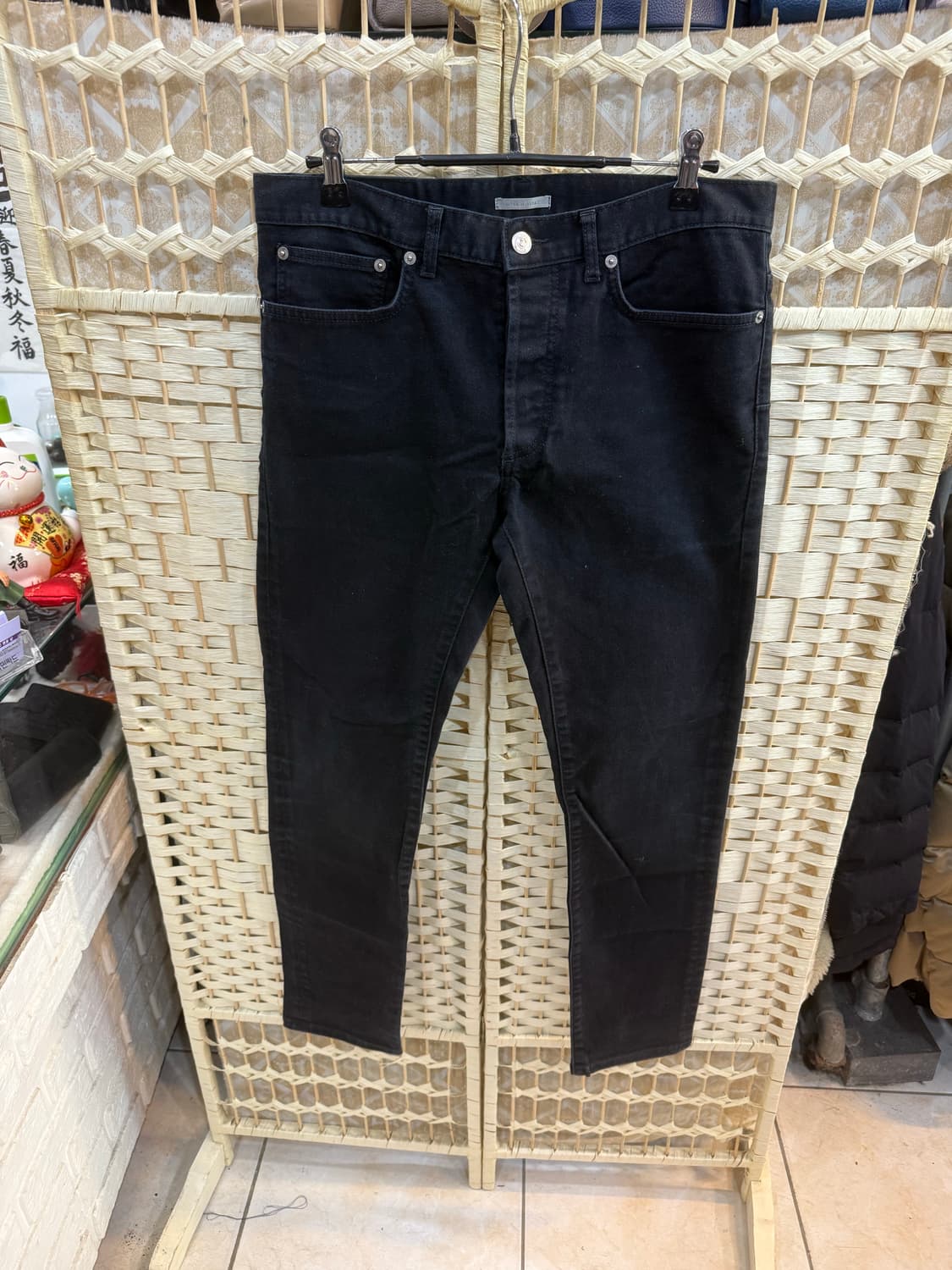 30-31 정품 디올옴므 슬림 블랙진 팝니다 상품이미지1