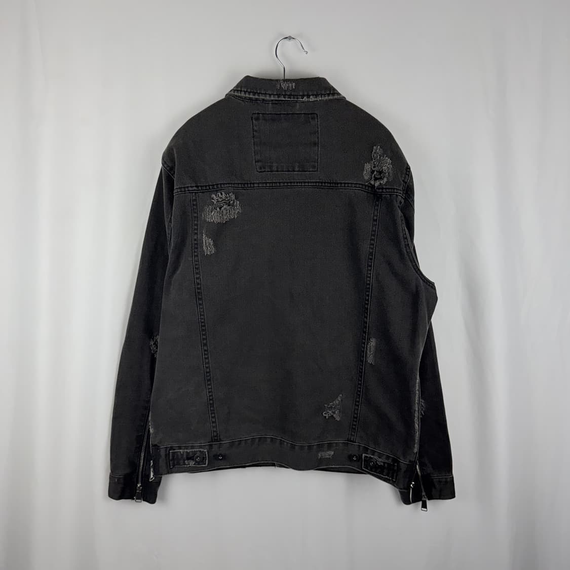 (XL) ZARA 데미지 흑청 데님 자켓 상품이미지4