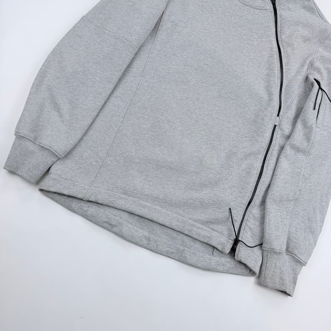 CP company 19FW 렌즈 와펜 지퍼 맨투맨 상품이미지4