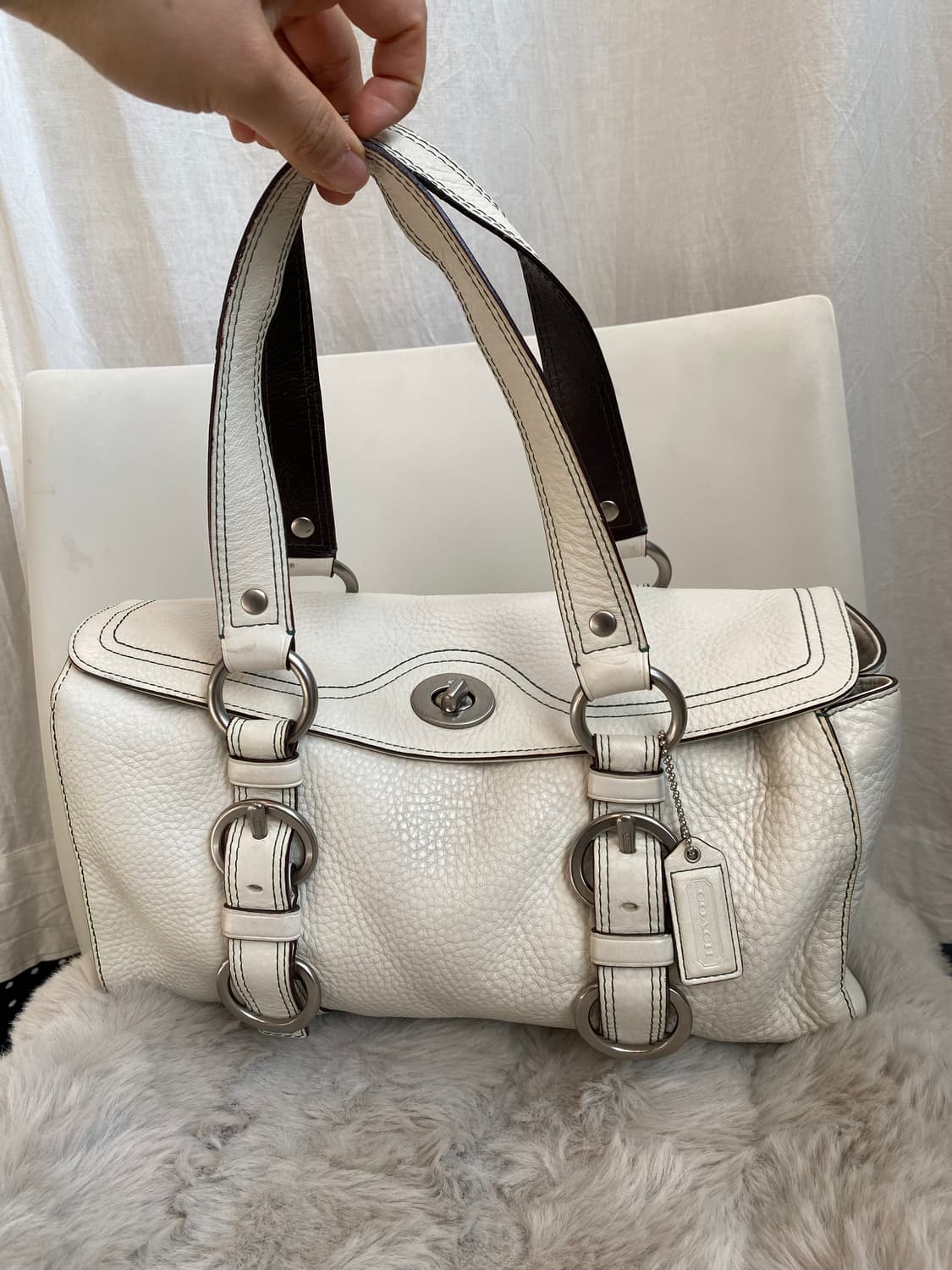 코치 화이트 그린스티치 토트백 상품이미지1