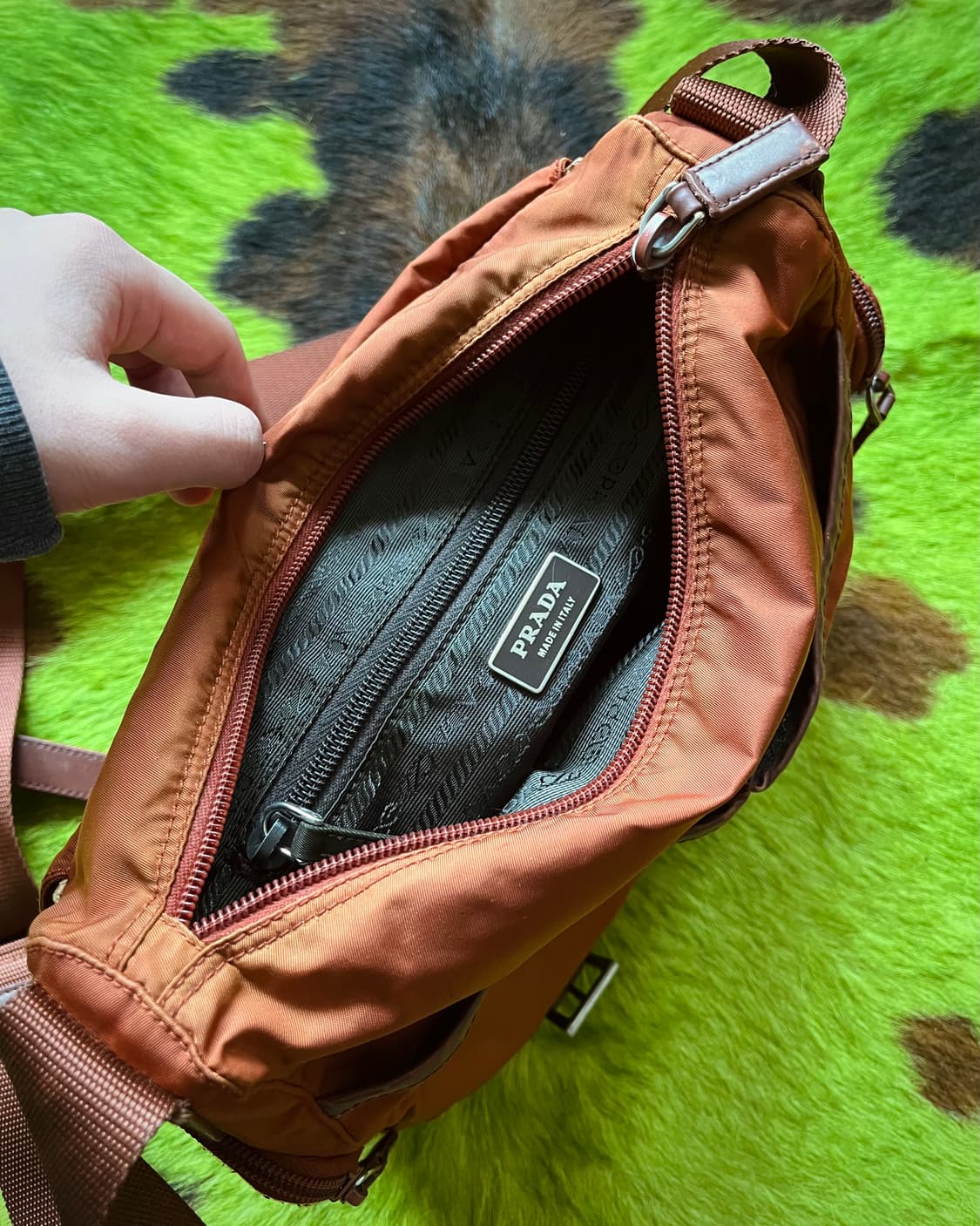 2000s Prada Sports Nylon Messenger Bag 상품이미지9