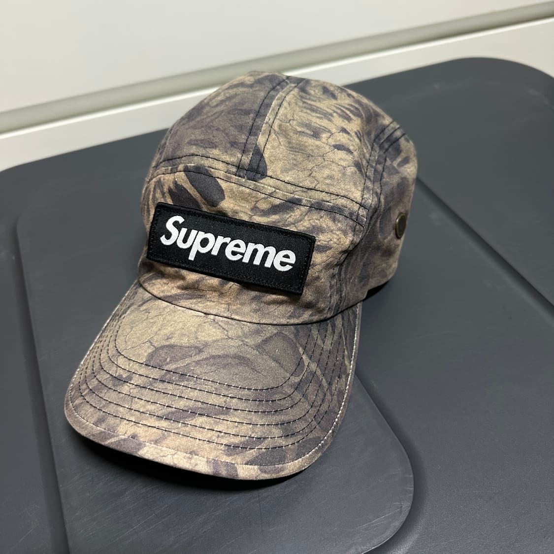 슈프림 밀리터리 캠프캡 블랙 프림1 카모 - 22SS 상품이미지1