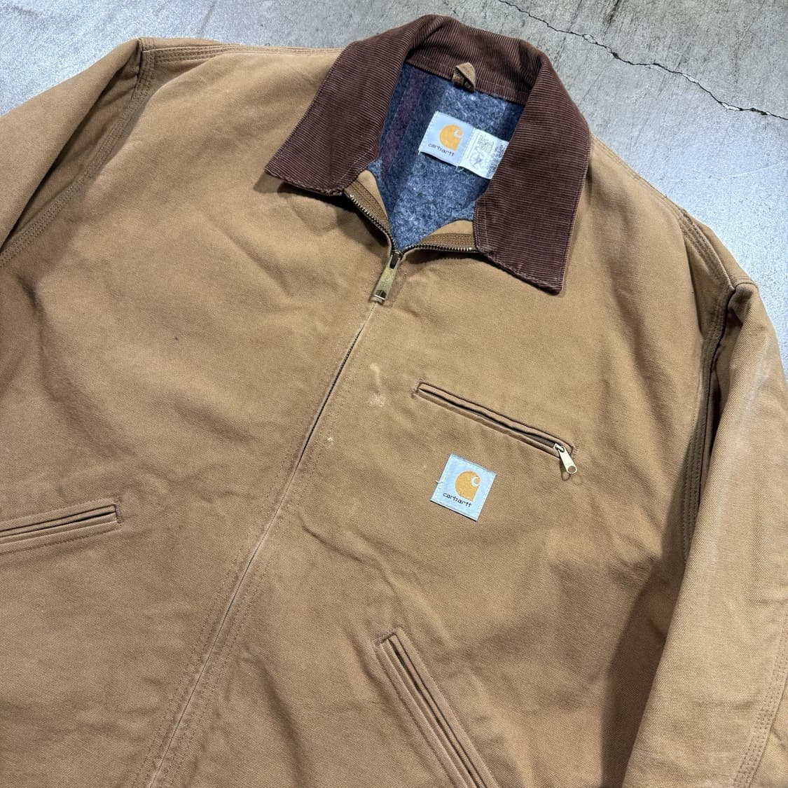 칼하트 J01 디트로이트 자켓 브라운 상품이미지2
