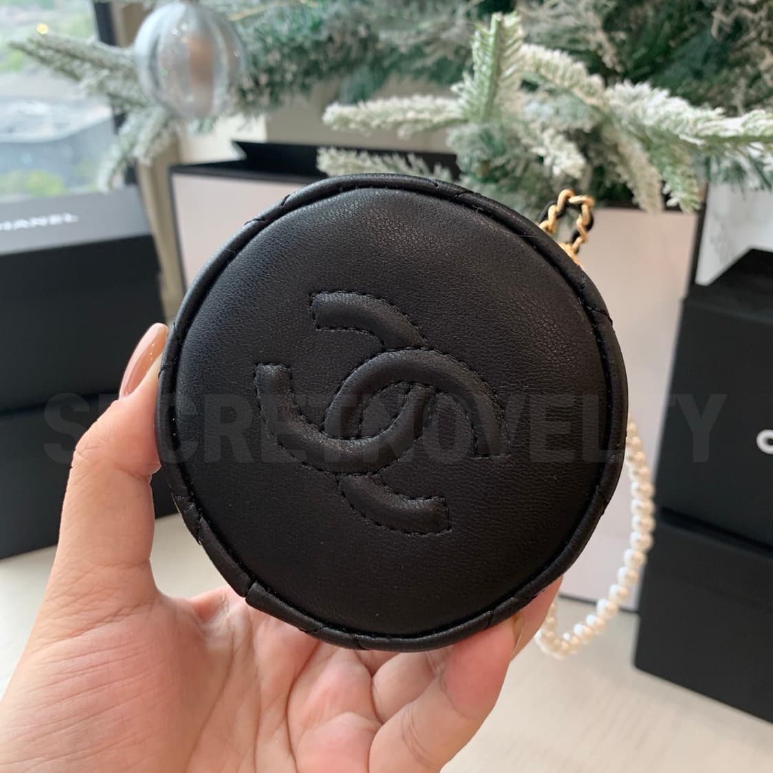 샤넬뷰티 미니 버킷백 진주체인 크로스백 블랙 드로스트링 백 상품이미지6