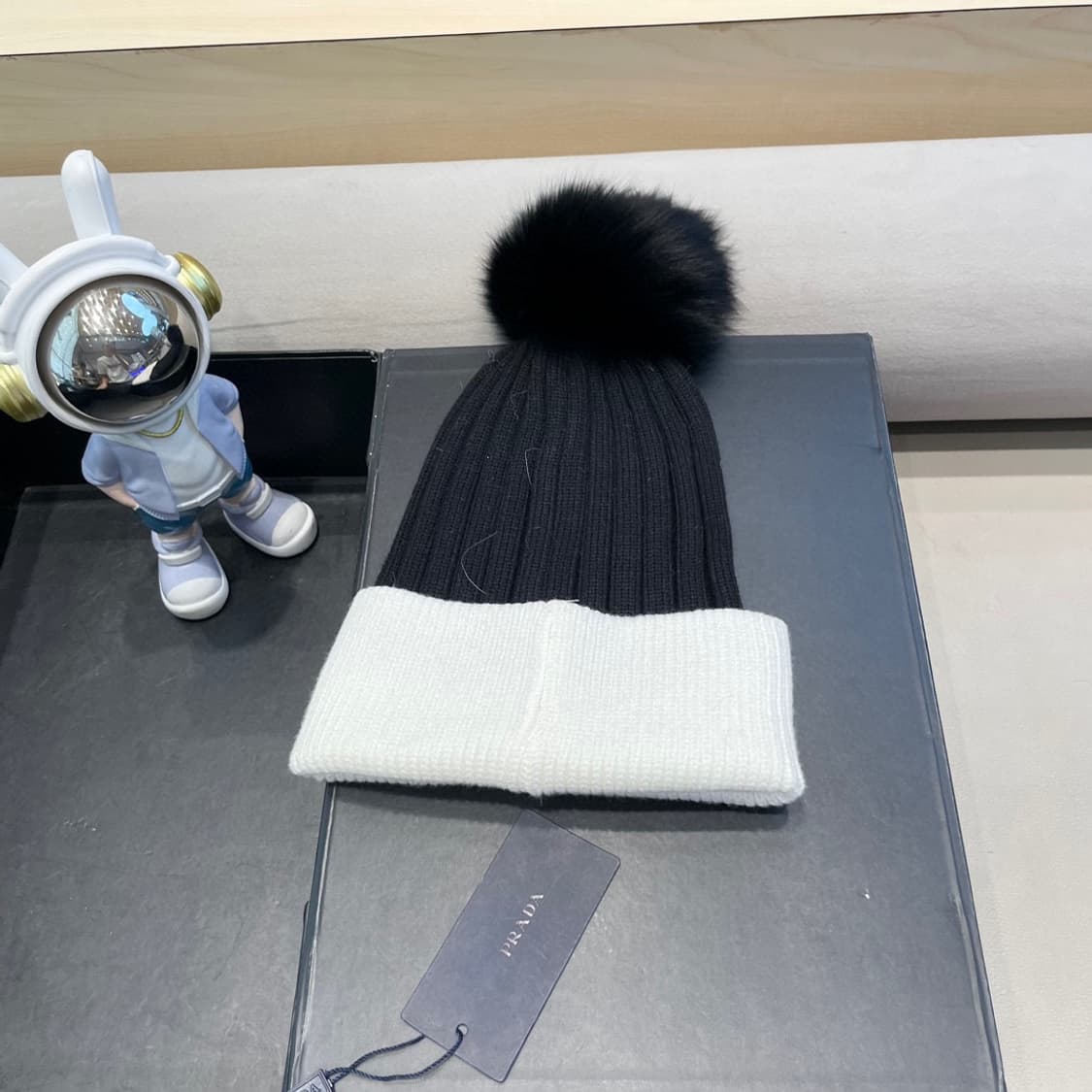 프라다 가을 겨울 모자
 상품이미지7
