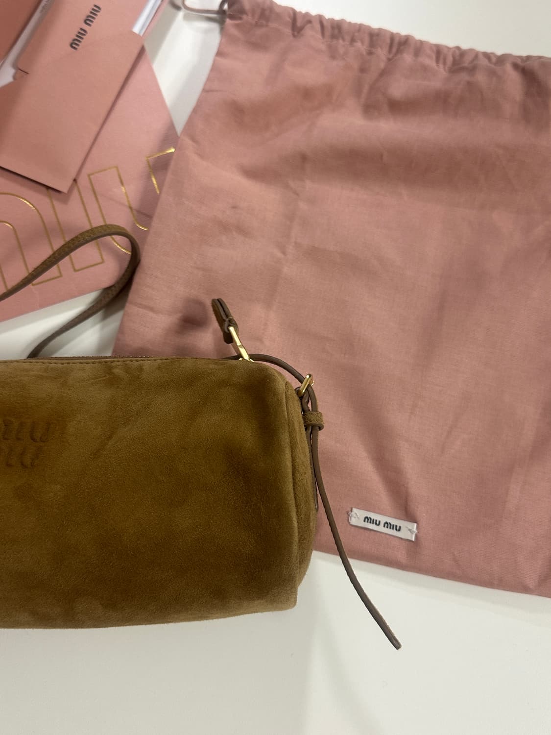 미우미우 스웨이드 레더 포쉐트 미니 토트 숄더백 올리브그린 새상품 상품이미지3