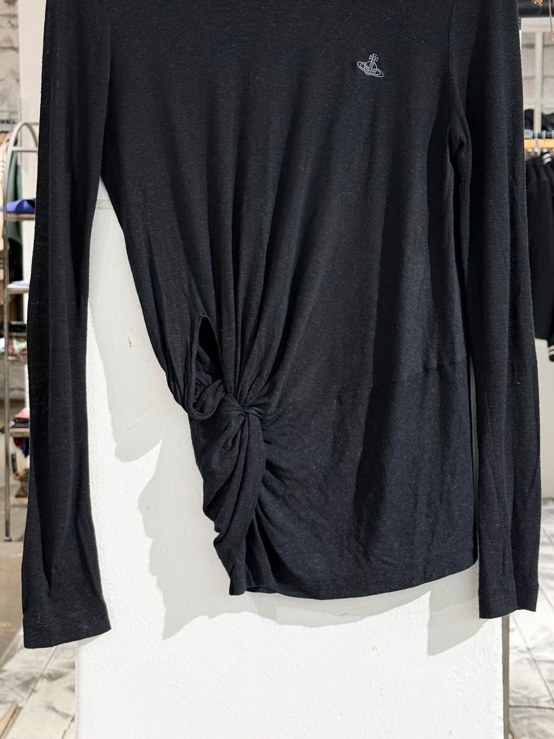 비비안 웨스트우드 앵글로매니아 블랙 트위스트 롱 슬리브 상품이미지5