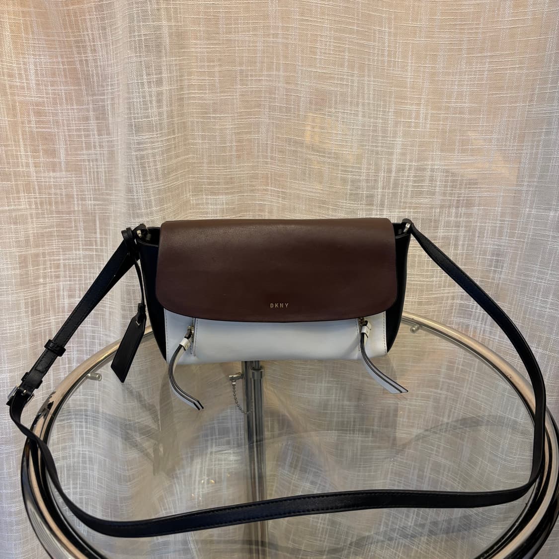 정품 DKNY 가죽 크로스백     상품이미지1