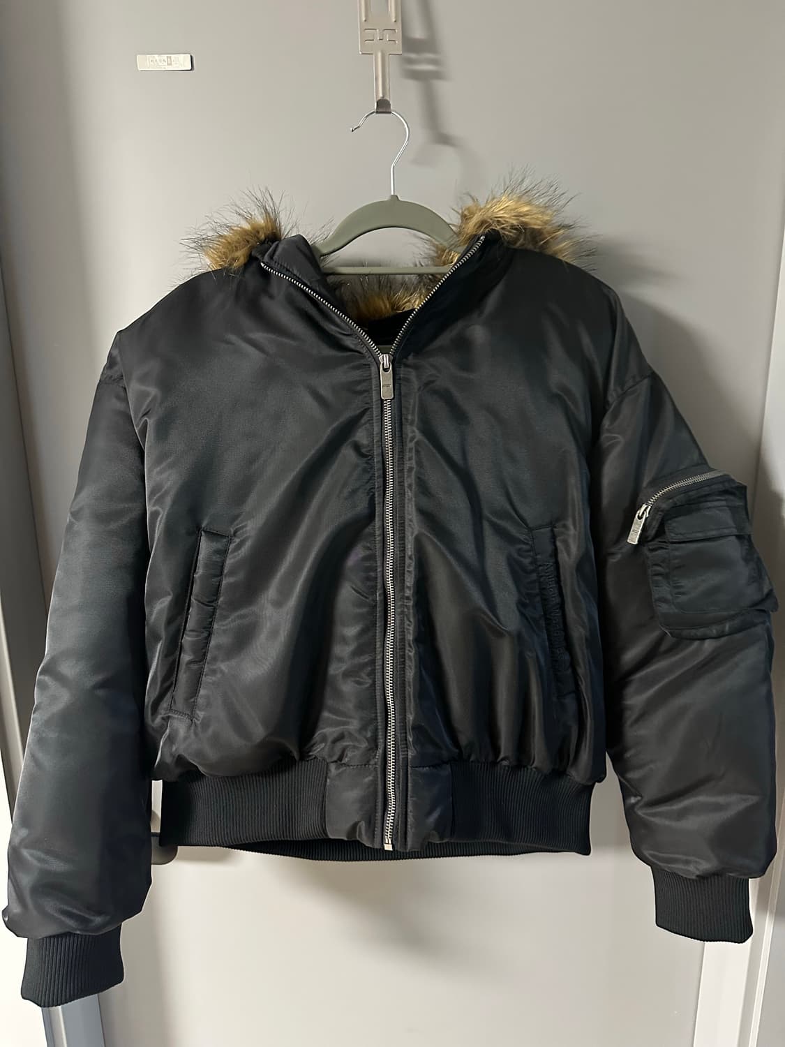 Fur-Lined MA-1 Bomber Jacket  Ma-1 퍼 자켓  상품이미지2