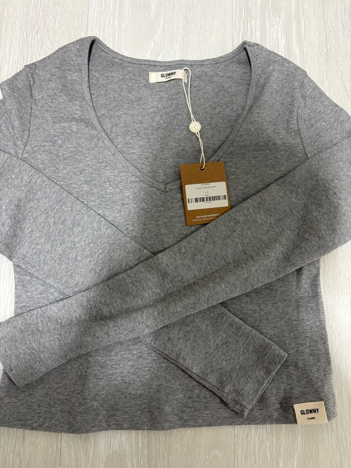 글로니 클래식 브이넥 롱슬리브 상품이미지1