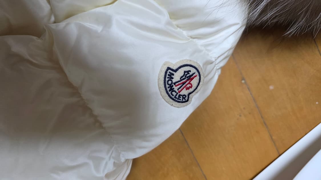 [새상품급,2]백화점판 22fw 몽클레어 보에드 실버폭스퍼 상품이미지4