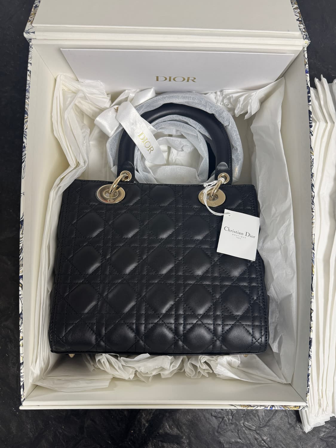 디올 레이디백 미디엄 새상품 상품이미지6