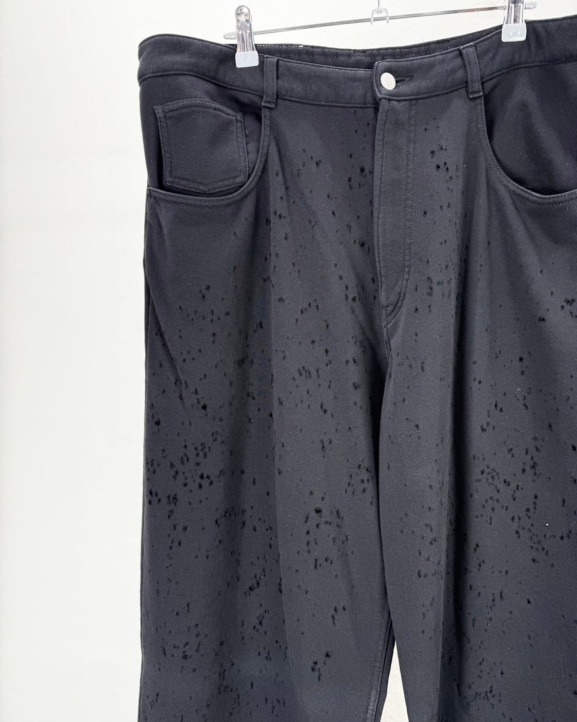 MM6 메종 마르지엘라 블랙 디스트로이드 와이드 코튼 스웨트 팬츠 상품이미지2