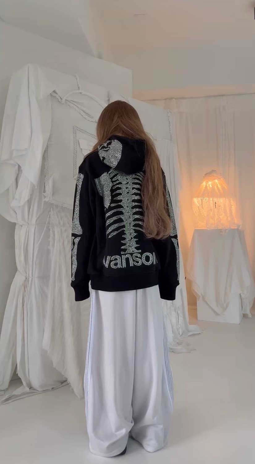 밴슨 50주년 큐빅 스컬 본 후드집업 상품이미지2