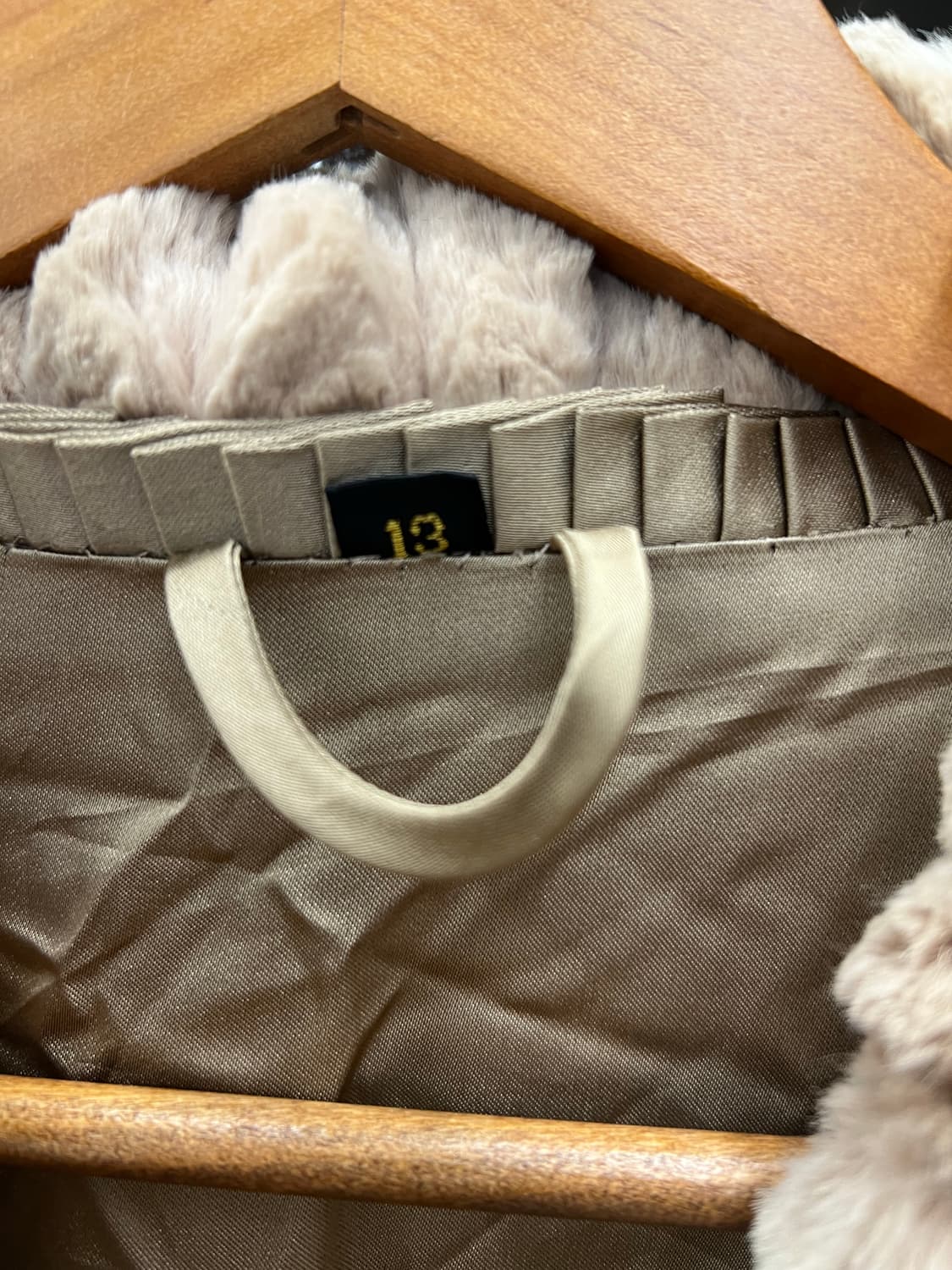 Beige Stripe Faux Fur Coat 상품이미지3