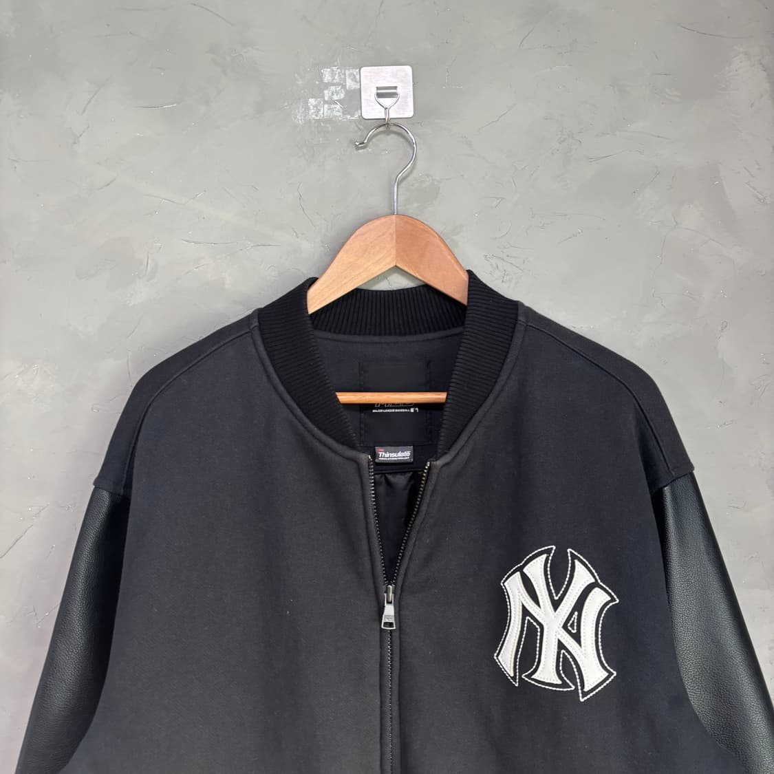 MLB 뉴욕 양키스 백로고 레더 바시티 자켓 상품이미지3