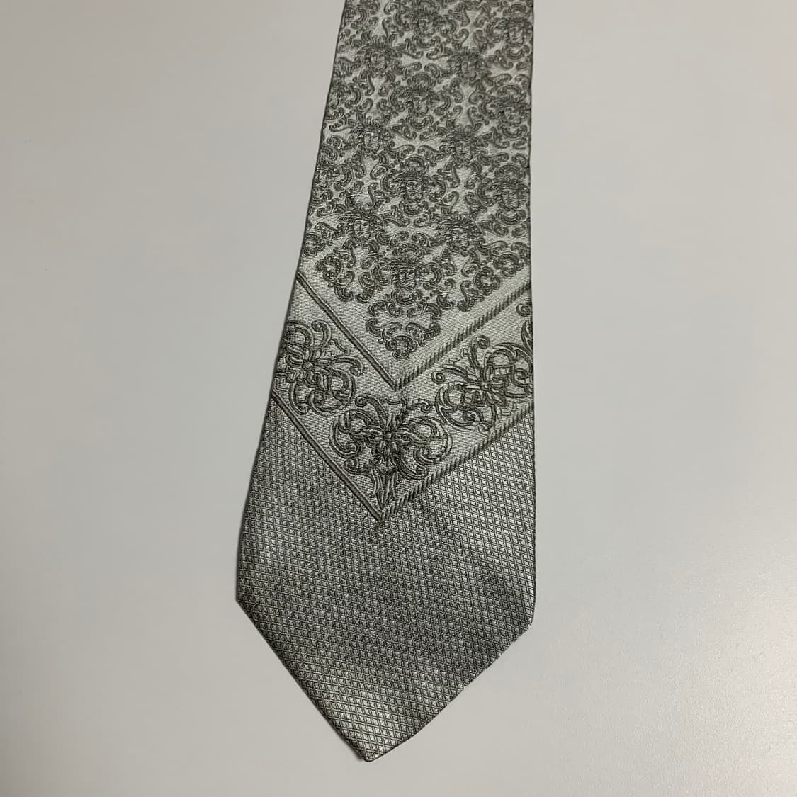 베르사체(VERSACE) 클래식 명품넥타이 모노그램 장폭 10.2cm 상품이미지9