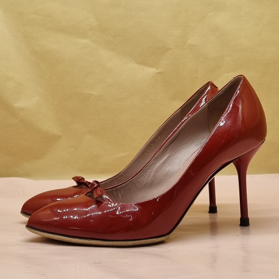 구찌 페이턴트 가죽 펌프스힐 35 230 굽8.5 상품이미지1