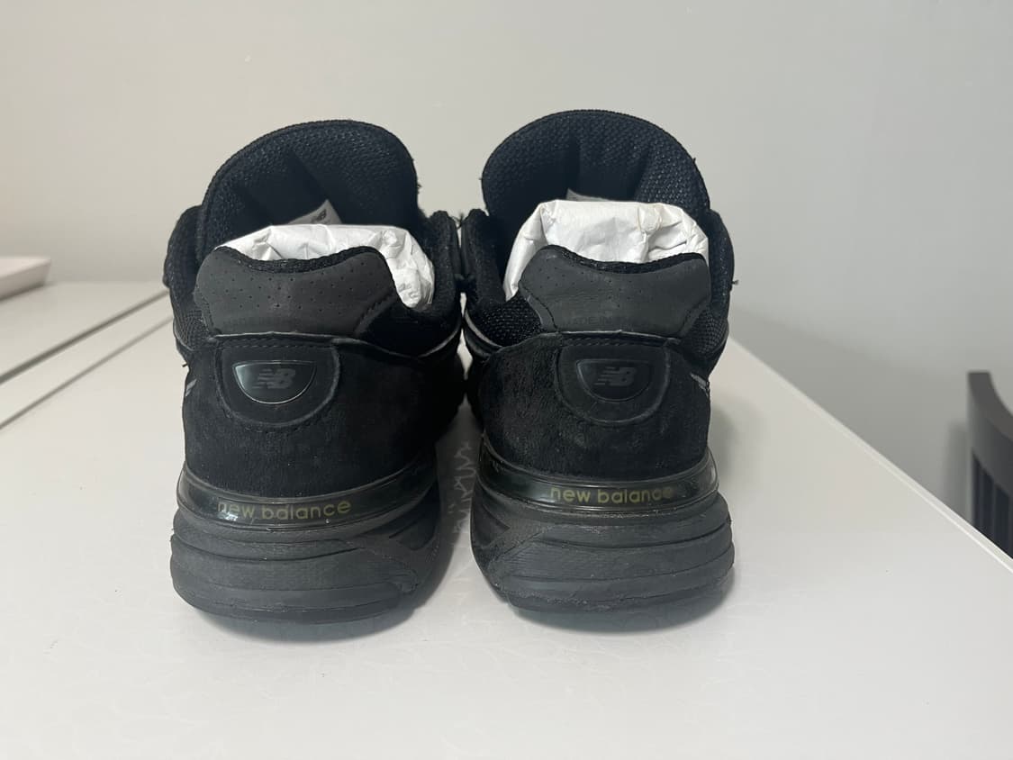뉴발란스 990v4 트리플블랙 255 상품이미지3
