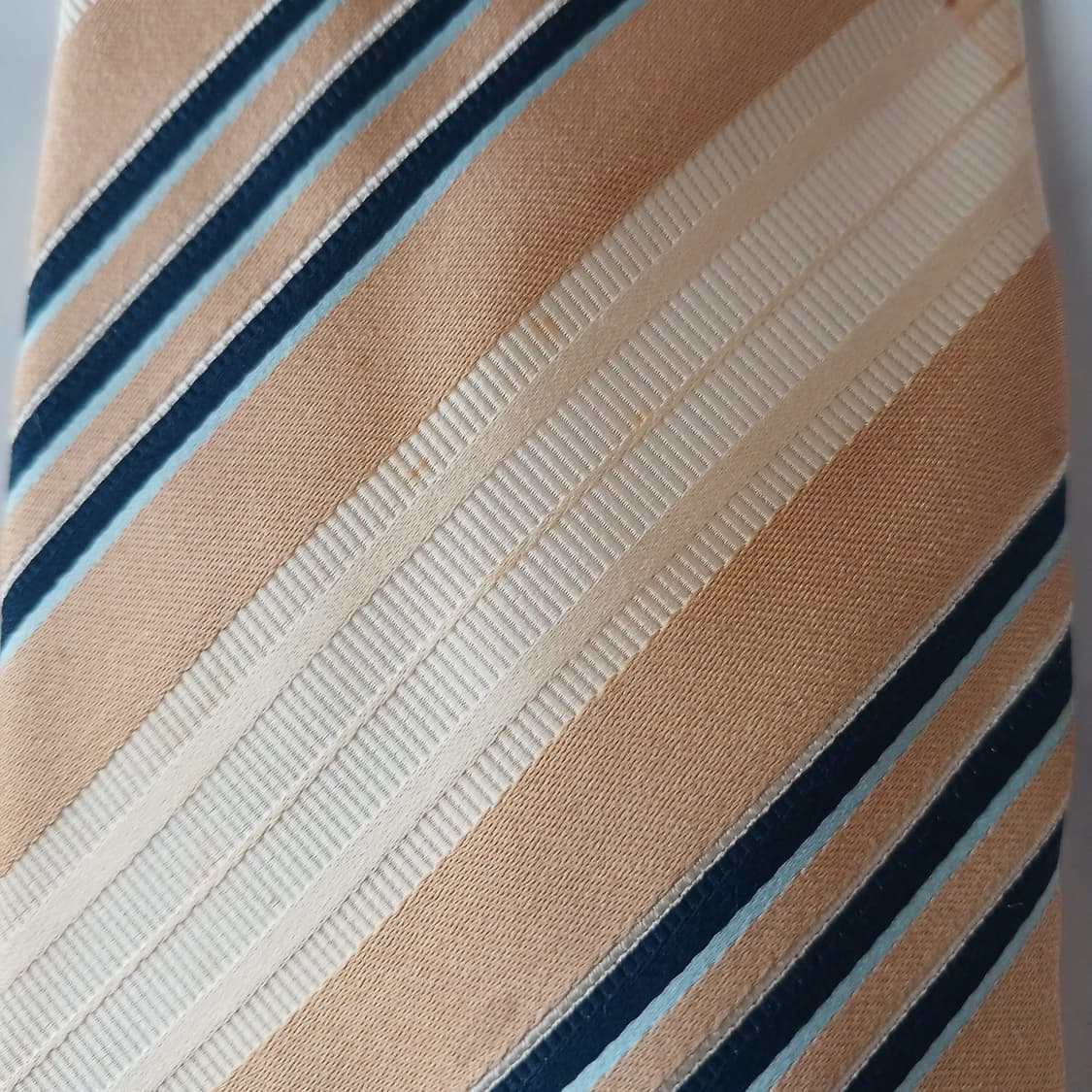 제냐 실크 베이지 스트라이프 넥타이 9.2cm A등급 A19111
 상품이미지8