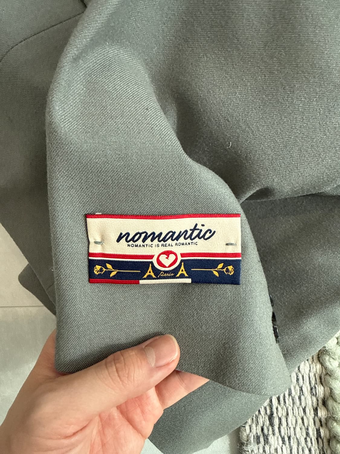 비욘드클로젯 노맨틱 아모레 피크드 라펠 자켓 토파즈 상품이미지4