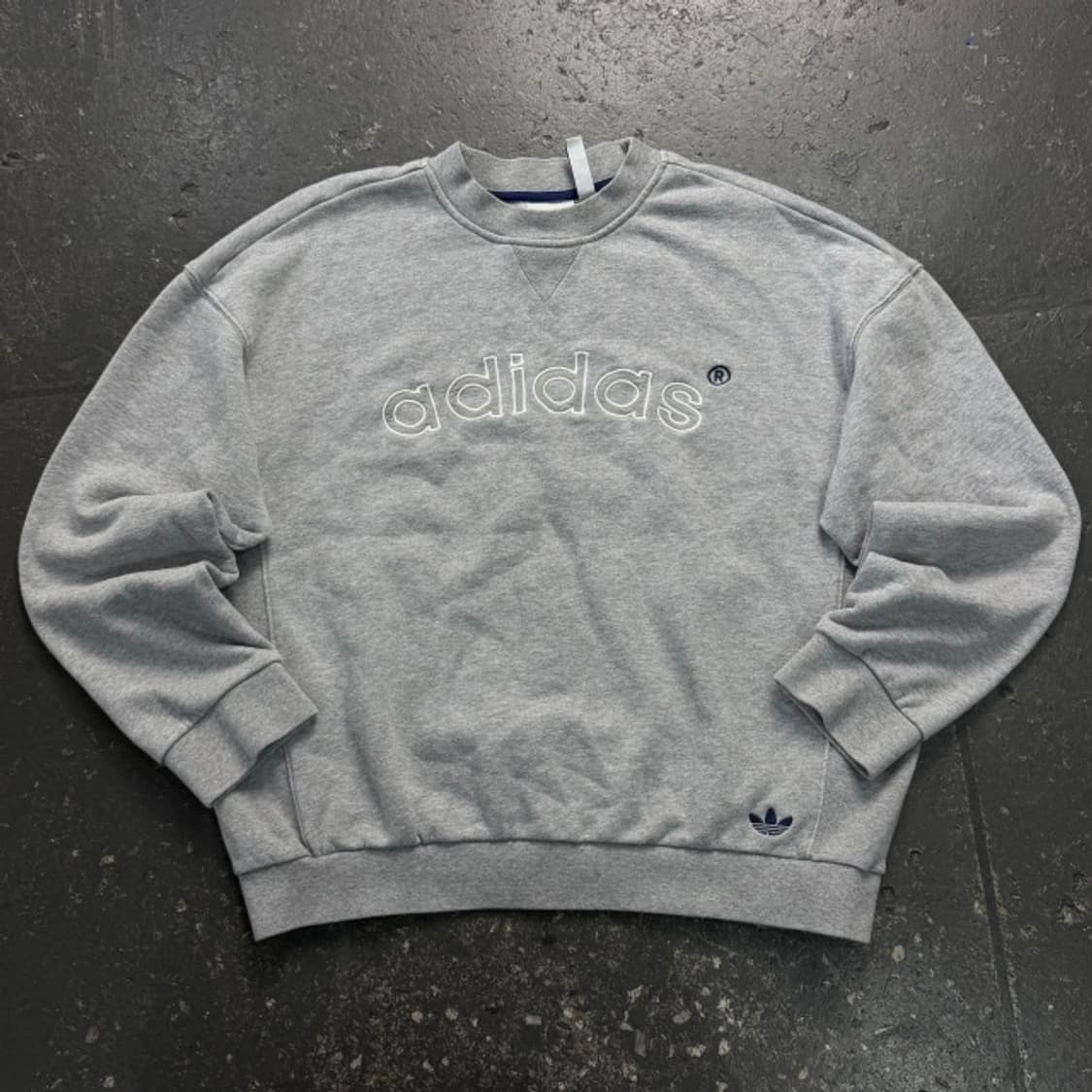 100 아디다스 맨투맨 상품이미지1