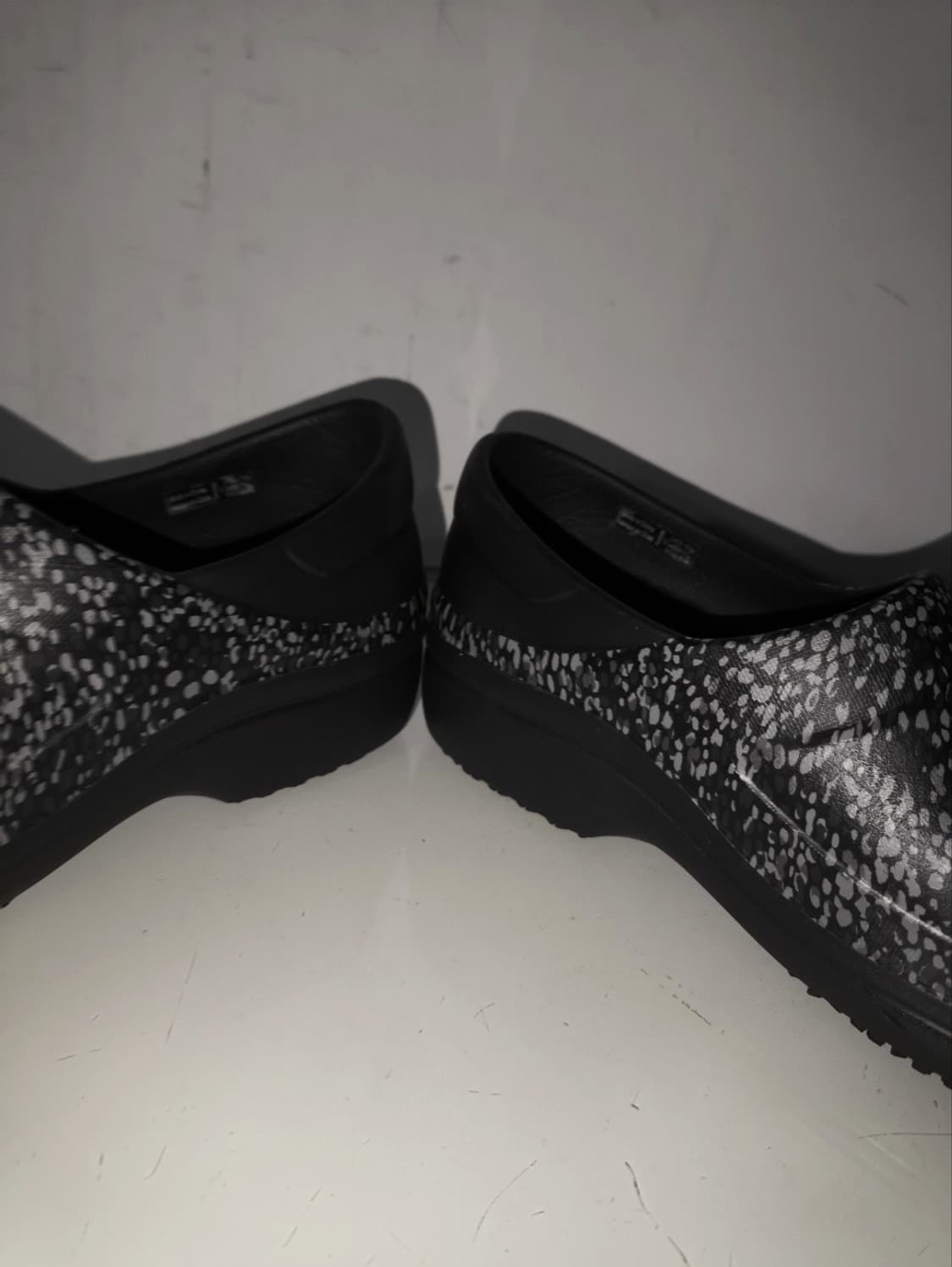 w5 220mm 크록스 네리아 프로2 클로그 워커 상품이미지6