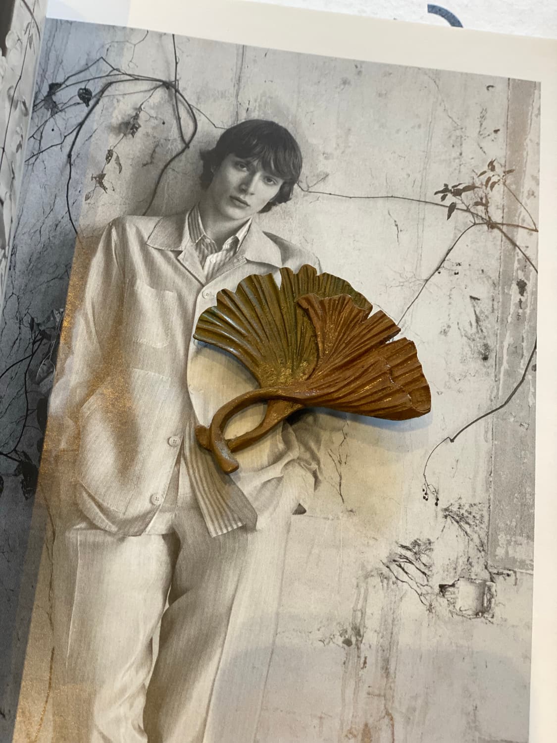 빈티지 우드 은행잎 브로치 상품이미지1