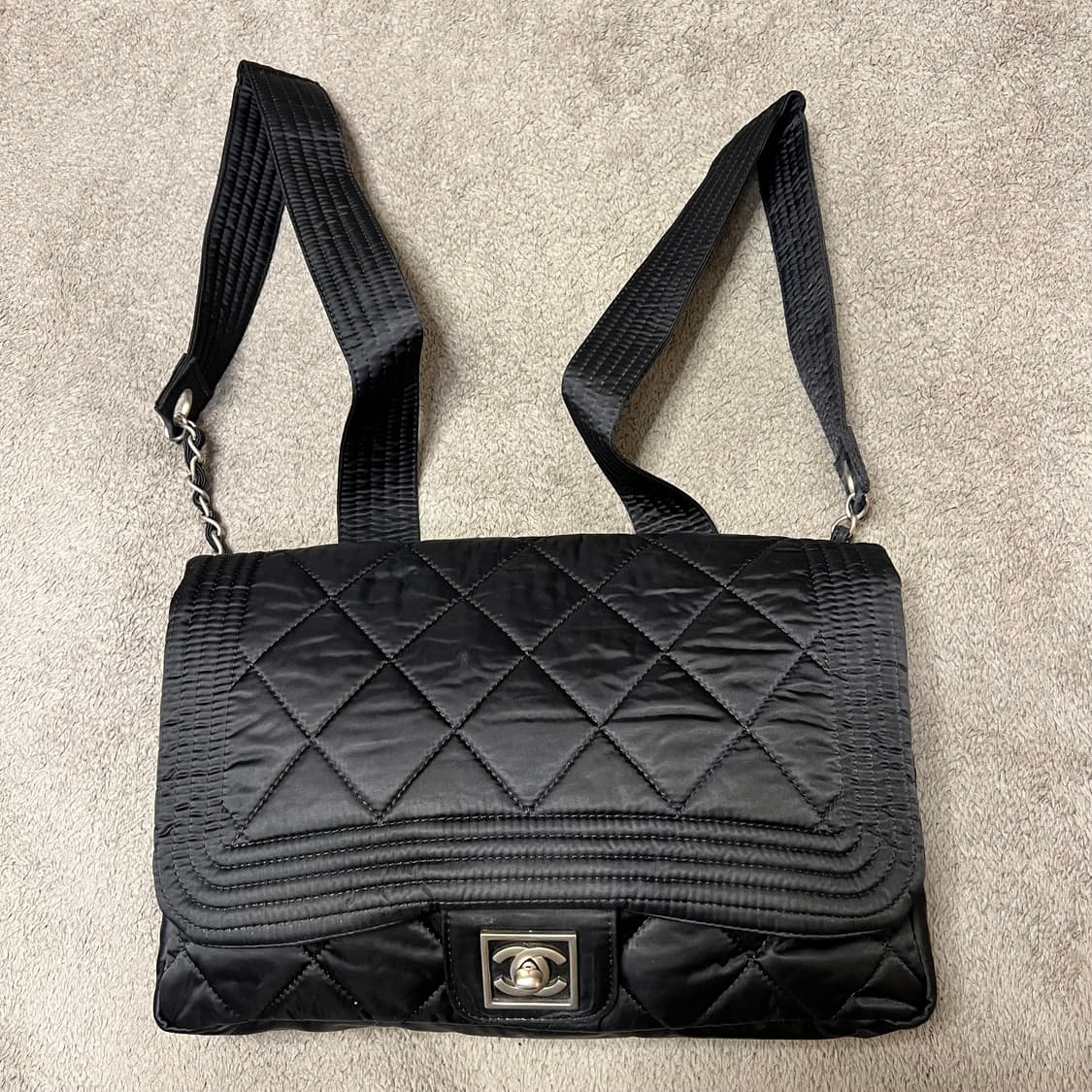 [정품] 샤넬 스포츠라인 퀼티드 패딩 백팩 블랙 상품이미지2