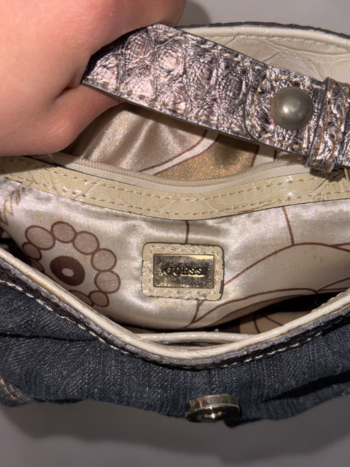 GUESS denim stitch python buckle 숄더백 상품이미지7