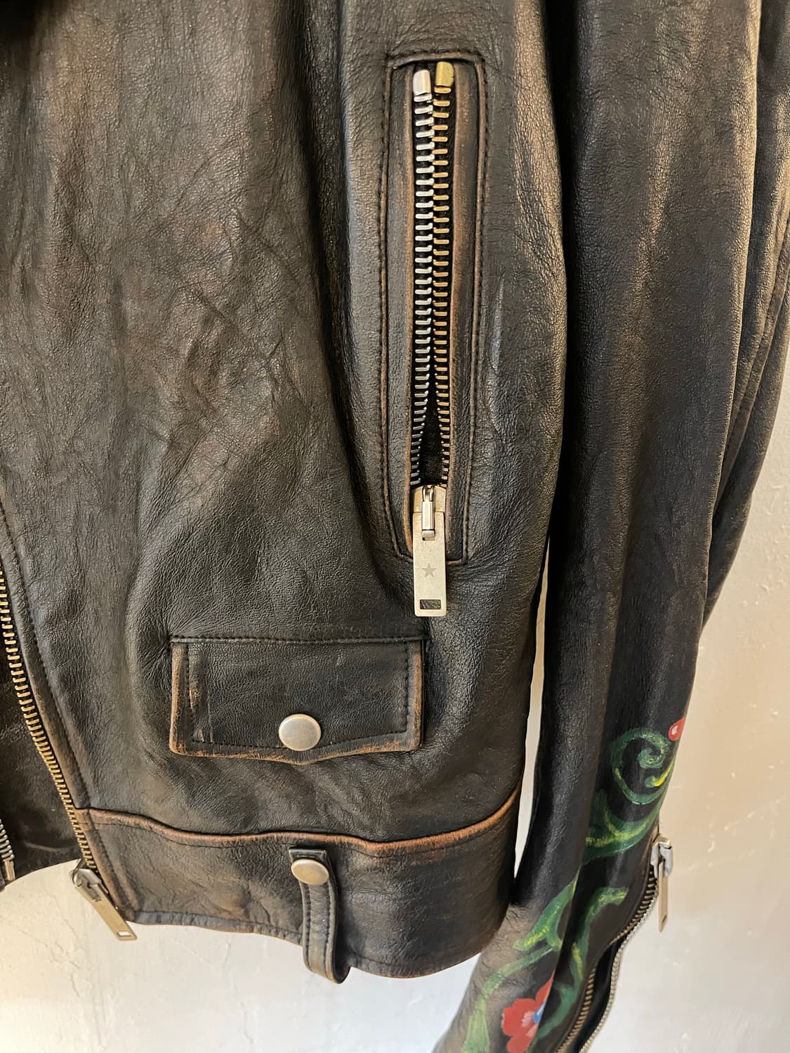 골든구스 가죽자켓 (수제프린팅) 판매합니다  상품이미지4