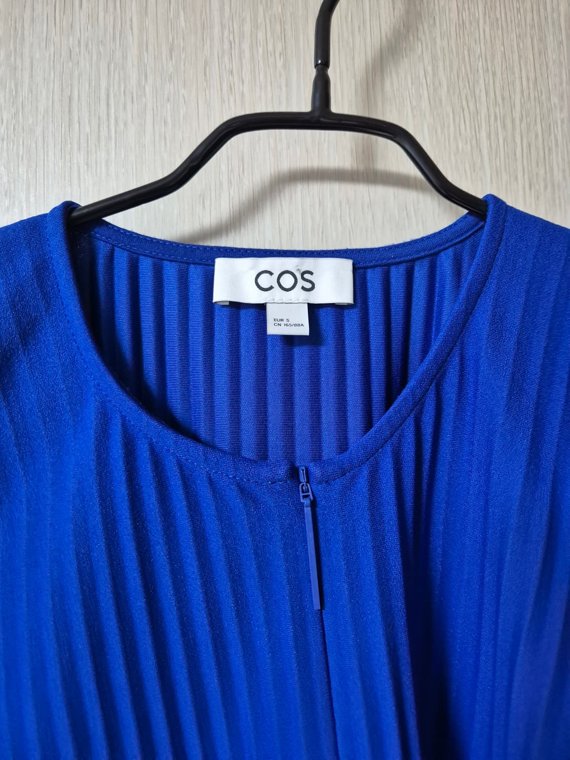 COS 코스 신형 플리츠 반집업 니트 S 상품이미지3