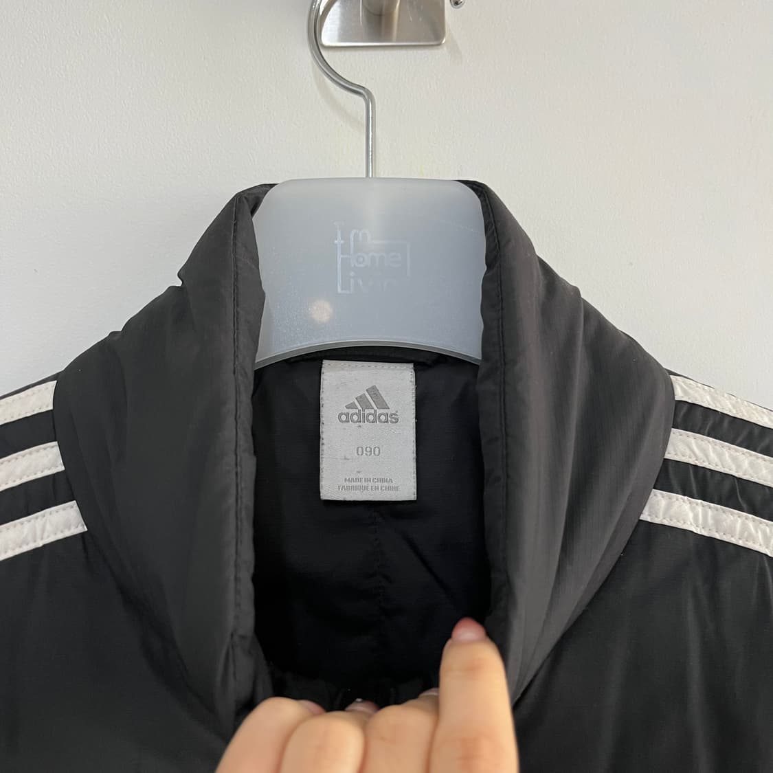 아디다스 딱붙핏 크롭 블랙 숏패딩 상품이미지6