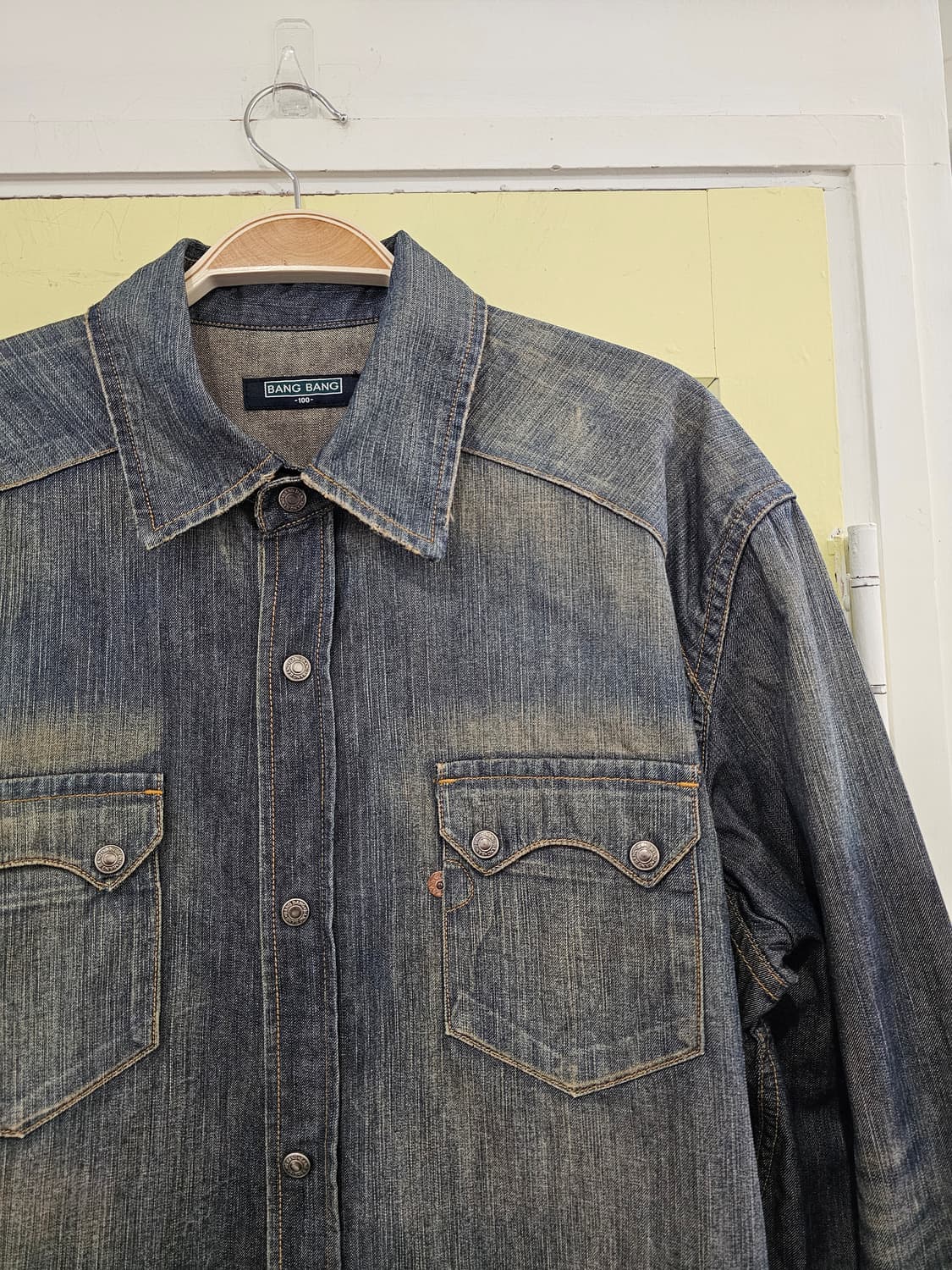Bangbang 워싱 절개 데님셔츠 상품이미지2