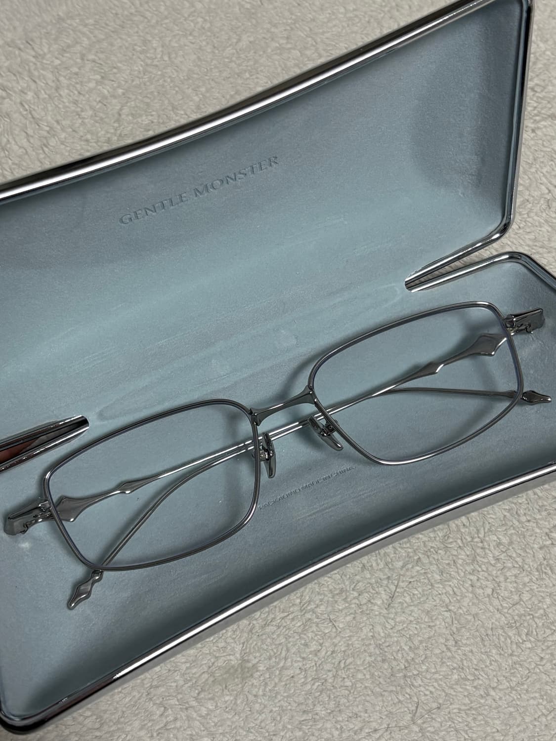 젠틀몬스터 아토믹02 상품이미지4